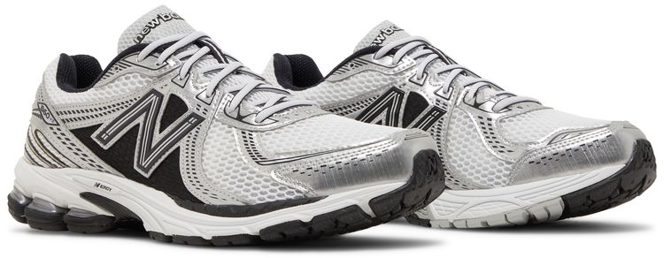 New Balance Men's 860v2 Standard (D) Shoe Silver Black