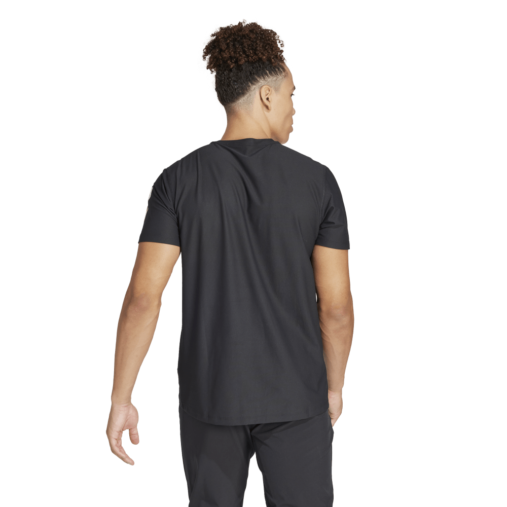 IN1500_5_APPAREL_OnModel_BackView_transparent.png