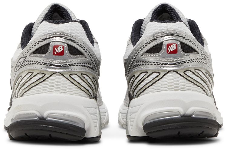 New Balance Men's 860v2 Standard (D) Shoe Silver Black