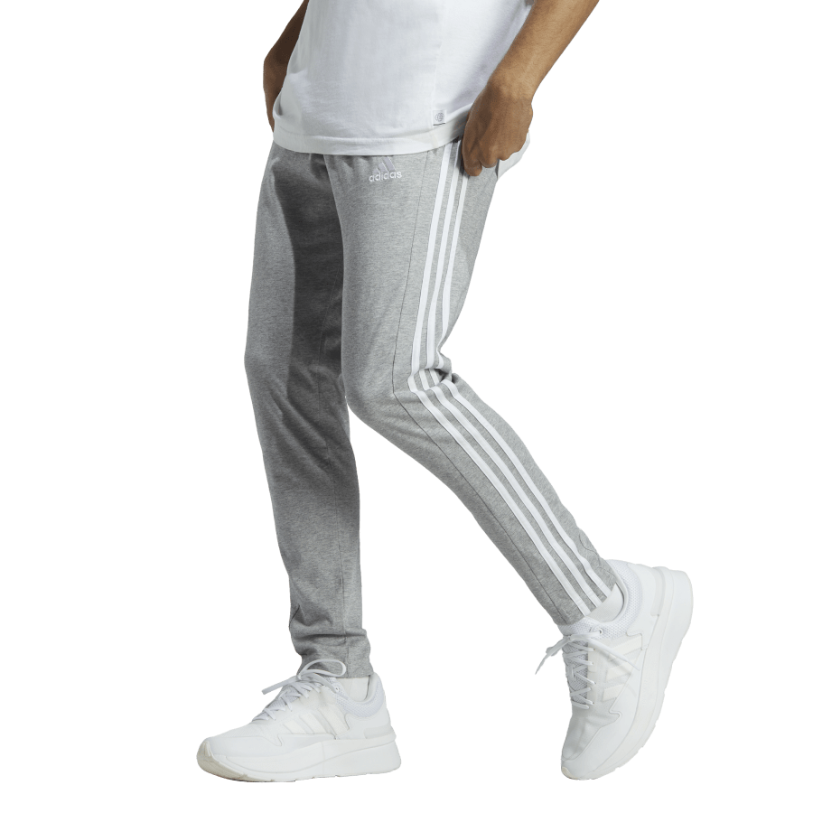 IC0046_3_APPAREL_OnModel_StandardView_transparent.png