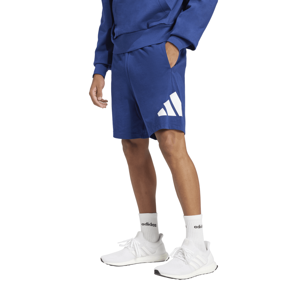 IS6910_2_APPAREL_OnModel_StandardView_transparent.png