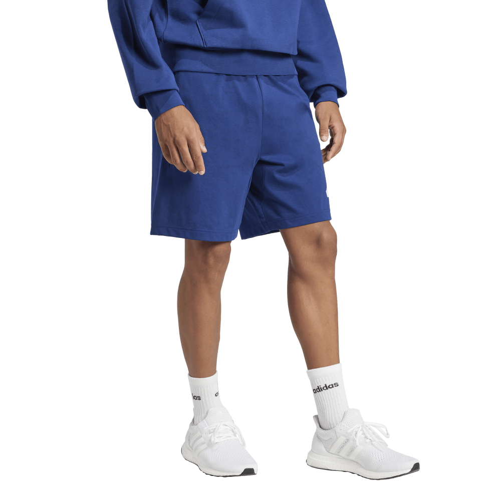 IS6910_4_APPAREL_OnModel_WalkingView_transparent.png