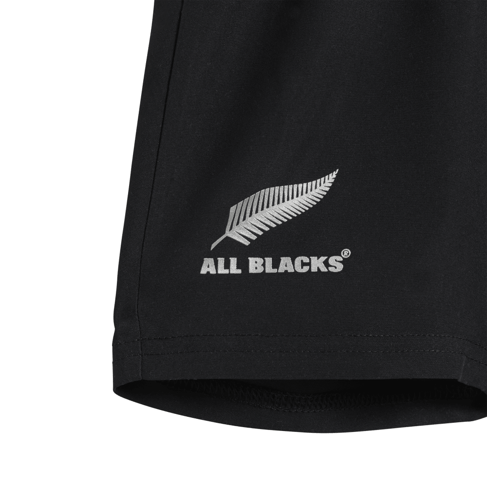 IX3117_3_APPAREL_Photography_DetailView1_transparent.png