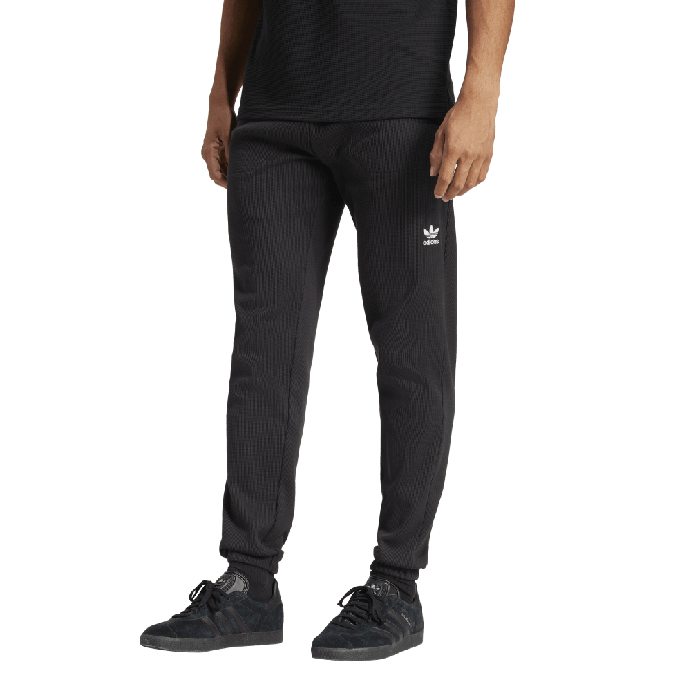 JD4074_3_APPAREL_OnModel_StandardView_transparent.png