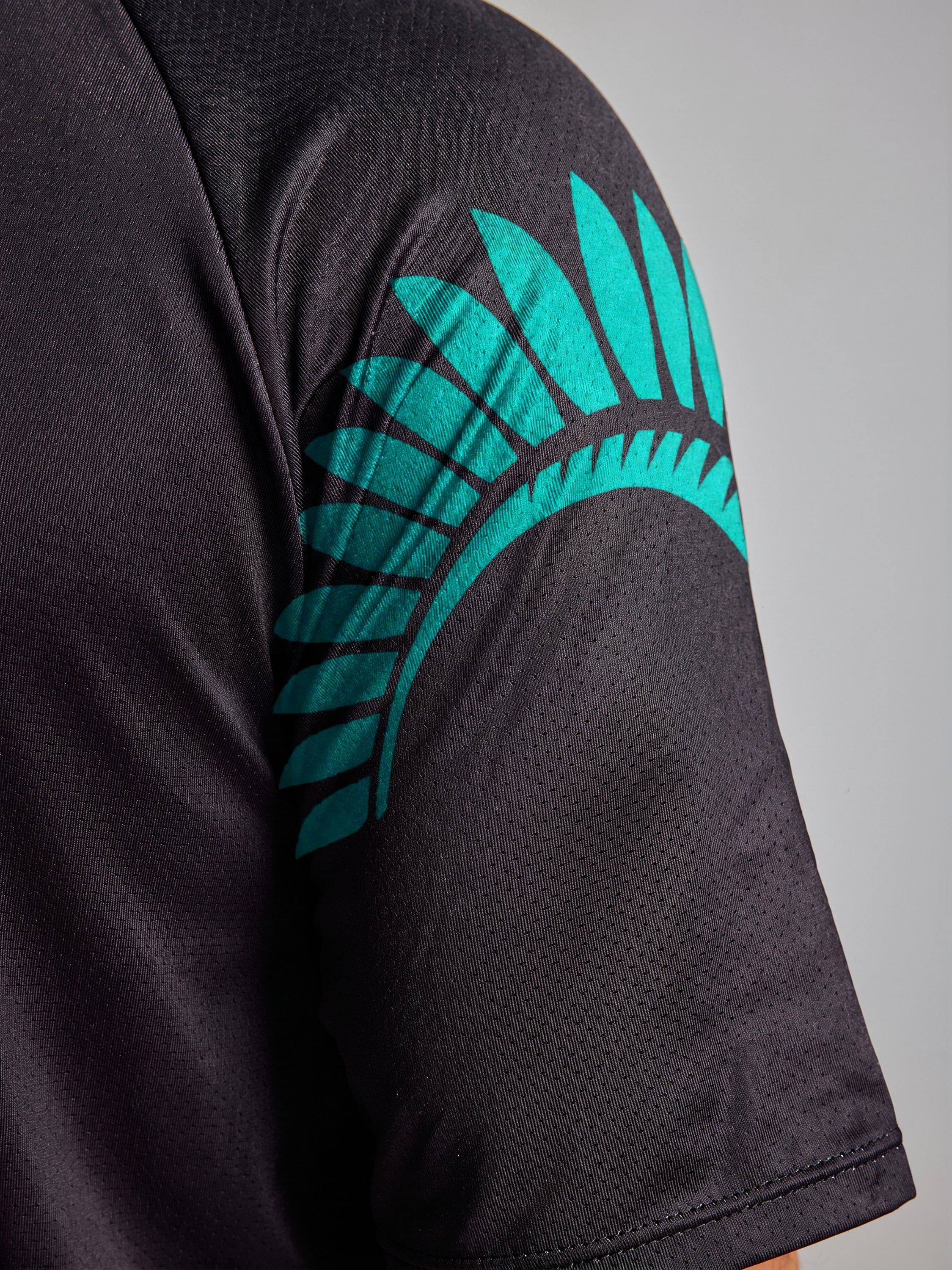 Emirates Team New Zealand Mens Sunblock T-Shirt