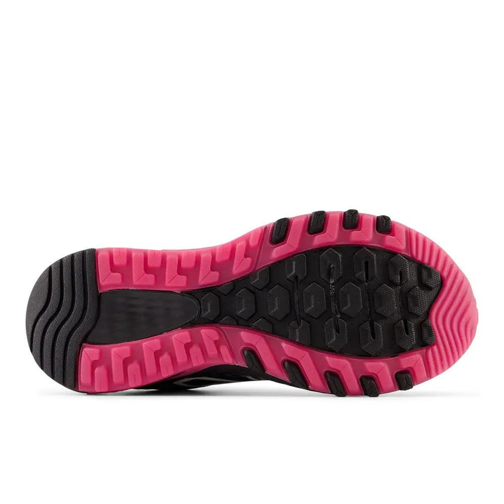 New Balance Women's 410v8 Shoe Black/Hi-Pink