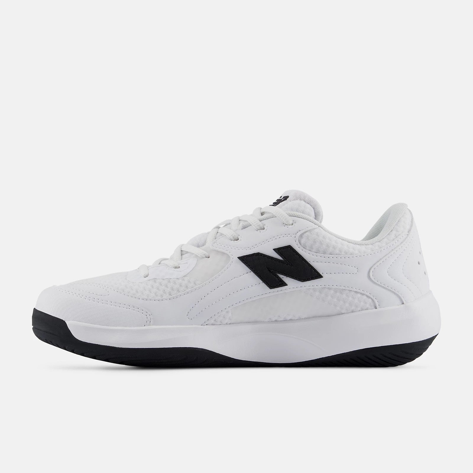 New Balance Women's 696v7 Wide (D) Tennis Shoe White