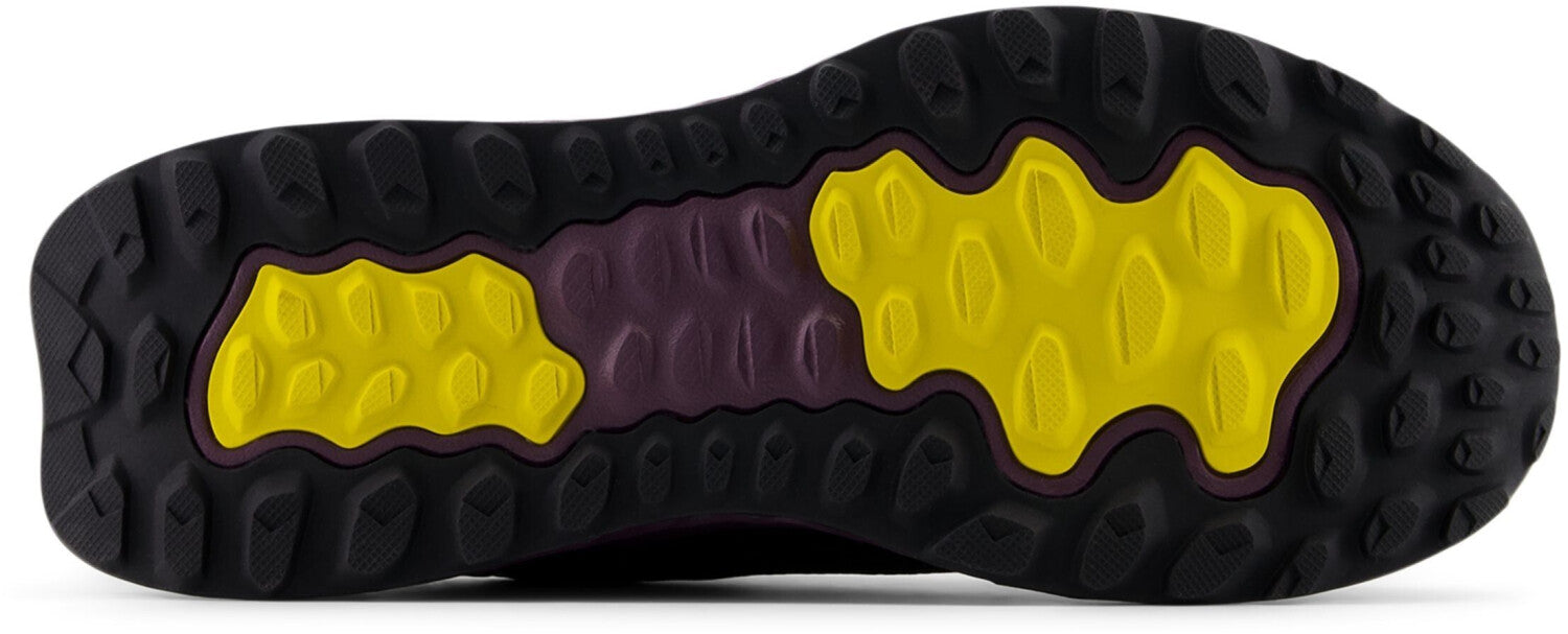 new-balance-fresh-foam-garoe-women-wtgarof1-black-ginger-lemon-fuchsia-purple_1.jpg