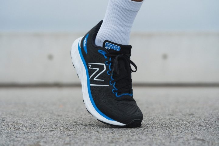 New Balance Men's Fresh Foam X EVOZ v3 Wide (2E) Shoe Black/Blue Oasis